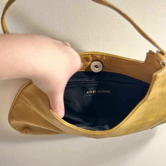Steve Madden Shoulder Bag - Picture 5 of 7